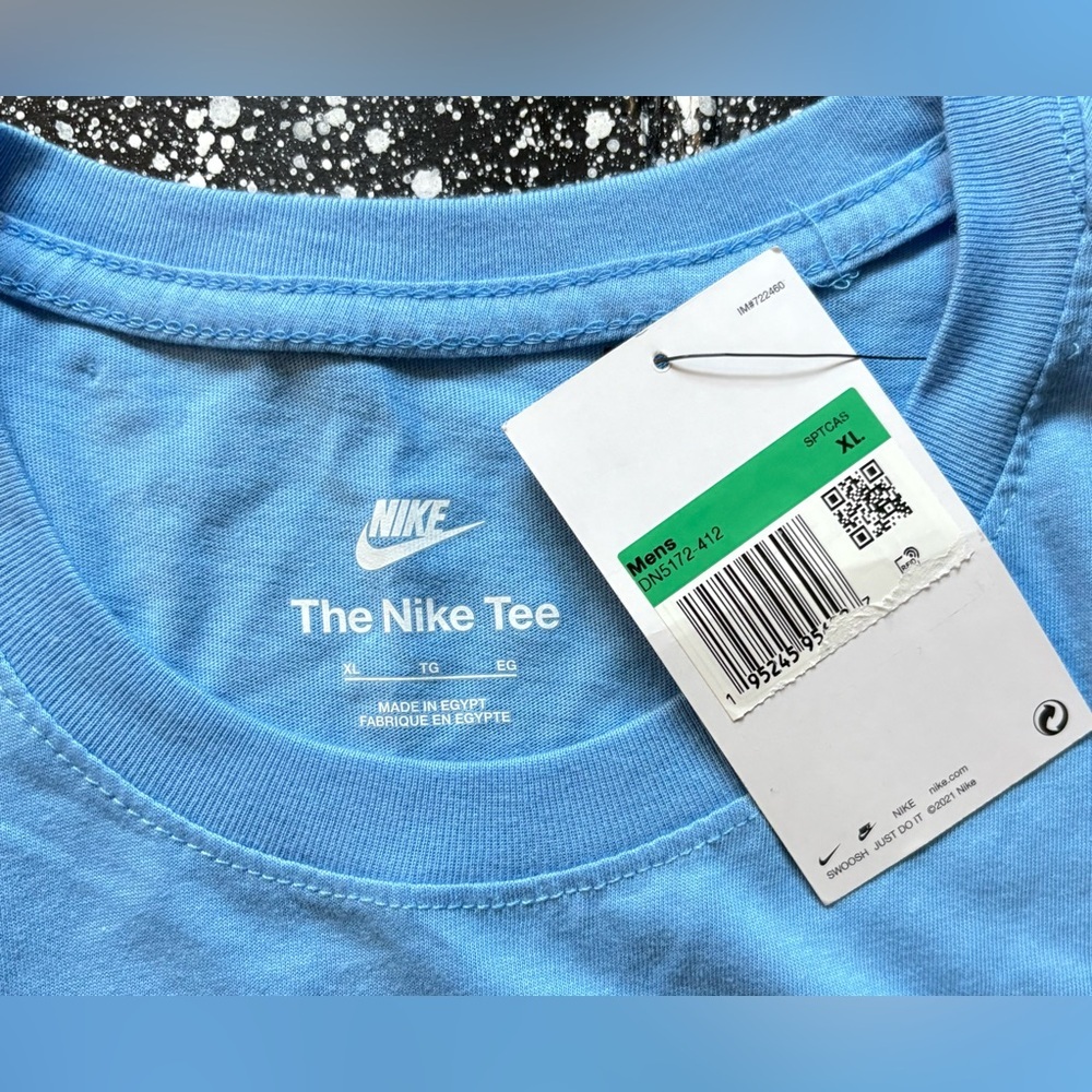 NIKE Sole Food (Hamburger) Graphic Tee NWT Size XL
DN5172-412 - Picture 2 of 4